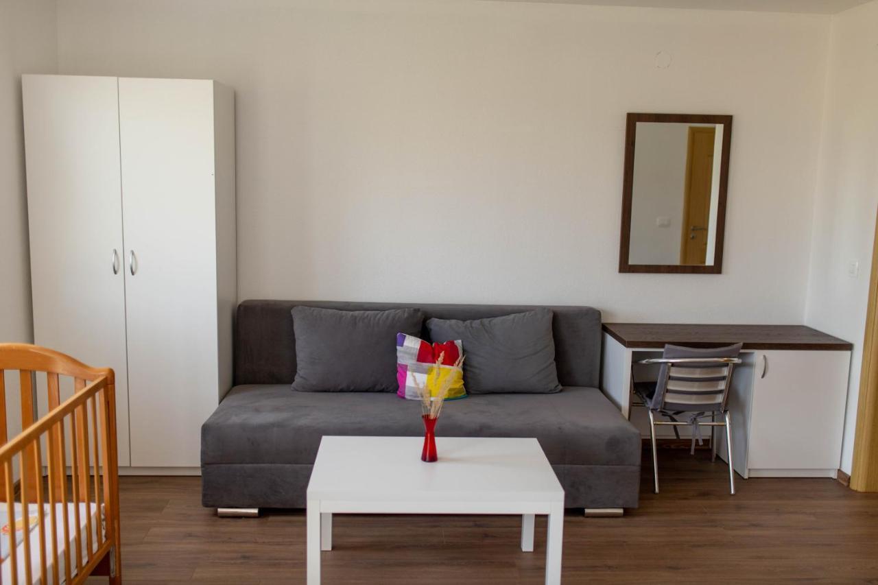 Apartmani Mia Prozor Eksteriør billede